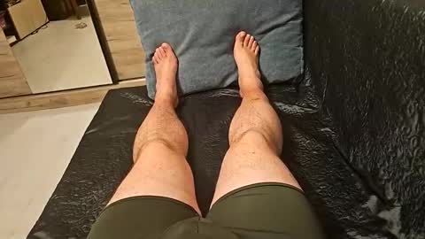 luxy_25 online show from May 28, 2026, 1:25 am