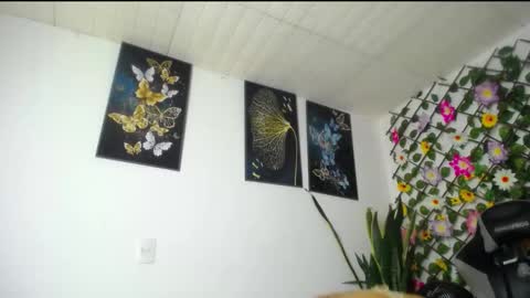 Snapshot of luzcastillo07 chatting on October 21, 2025, 5:52 am luzcastillo07 online show from October 21, 2025, 5:52 am