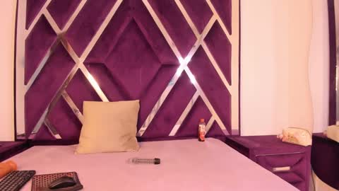 luzenaasm online show from September 9, 2025, 4:23 am