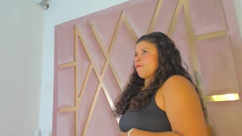 luzenaasm online show from October 28, 2025, 4:49 am