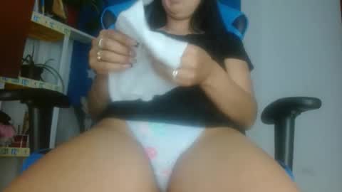 Snapshot of luzzy_cam chatting on May 7, 2026, 10:26 pm luzzy I hope your visit and that we manage to get very hot online show from May 7, 2026, 10:26 pm