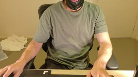 lxgxnd99 online show from May 22, 2026, 1:17 pm