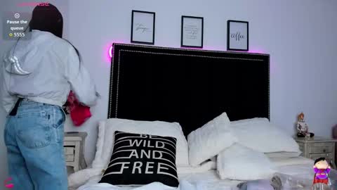 lya_brown online show from February 4, 2026, 12:44 pm