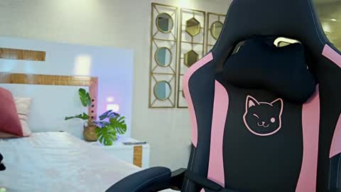 Snapshot of lyahaven chatting on February 26, 2025, 5:39 pm Lya Haven online show from February 26, 2025, 5:39 pm