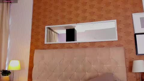 Lyan online show from December 20, 2025, 7:10 pm