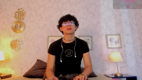 Lyan online show from May 26, 2026, 7:21 pm