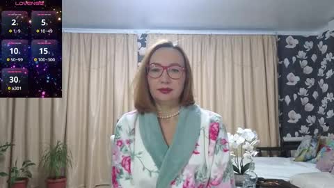 Snapshot of lyboff72 chatting on December 13, 2024, 1:33 pm lybava online show from December 13, 2024, 1:33 pm