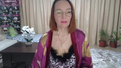 Snapshot of lyboff72 chatting on February 13, 2025, 2:12 am lybava online show from February 13, 2025, 2:12 am