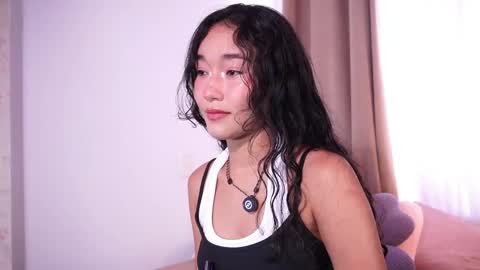 Lyhana Lee online show from April 18, 2026, 5:17 pm