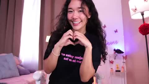 Lyhana Lee online show from May 27, 2026, 4:37 pm
