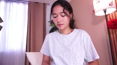Snapshot of lyhana_lee chatting on June 26, 2026, 1:37 pm Lyhana Lee online show from June 26, 2026, 1:37 pm