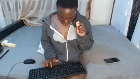 lyiajee online show from October 21, 2025, 7:31 am