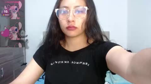 lylah_blue1 online show from September 17, 2025, 12:40 pm