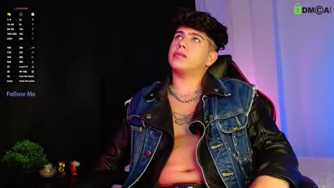 Snapshot of lylebennett_ chatting on October 14, 2025, 2:07 pm Lyle Bennett Freelance Model online show from October 14, 2025, 2:07 pm