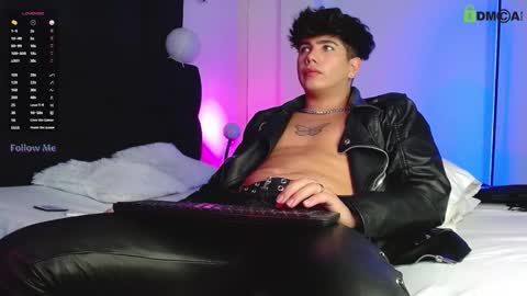 Snapshot of lylebennett_ chatting on October 23, 2025, 11:09 am Lyle Bennett Freelance Model online show from October 23, 2025, 11:09 am