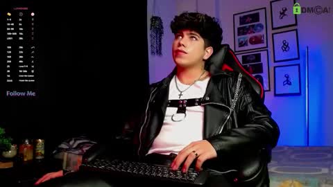 Snapshot of lylebennett_ chatting on November 14, 2025, 11:42 am Lyle Bennett Freelance Model online show from November 14, 2025, 11:42 am