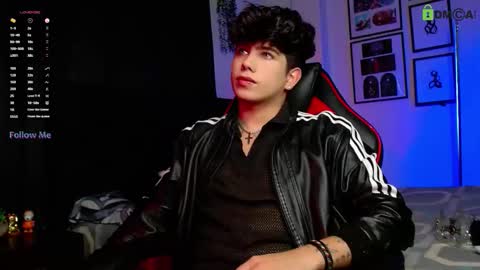 Snapshot of lylebennett_ chatting on November 16, 2025, 12:11 pm Lyle Bennett Freelance Model online show from November 16, 2025, 12:11 pm