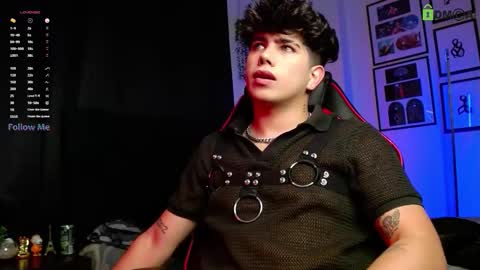 Snapshot of lylebennett_ chatting on November 23, 2025, 9:42 am Lyle Bennett Freelance Model online show from November 23, 2025, 9:42 am