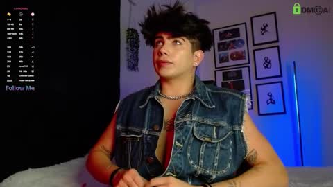 Snapshot of lylebennett_ chatting on November 27, 2025, 10:39 am Lyle Bennett Freelance Model online show from November 27, 2025, 10:39 am