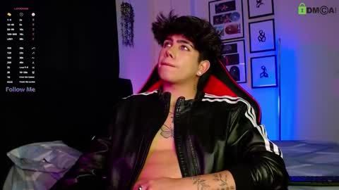 Snapshot of lylebennett_ chatting on December 17, 2025, 9:26 am Lyle Bennett Freelance Model online show from December 17, 2025, 9:26 am