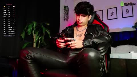 Snapshot of lylebennett_ chatting on February 9, 2026, 12:20 pm Lyle Bennett Freelance Model online show from February 9, 2026, 12:20 pm