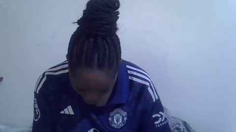 lyn_anna online show from May 11, 2026, 6:19 am