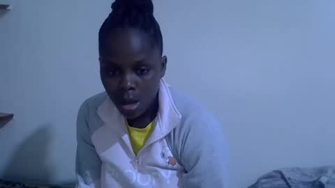 lyn_anna online show from May 16, 2026, 12:18 am