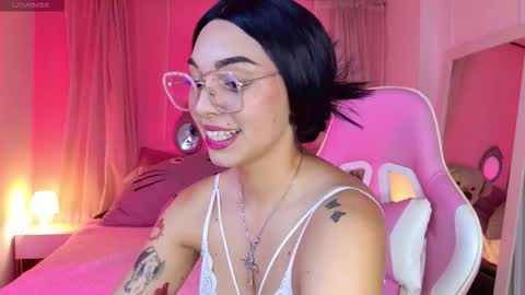 Snapshot of lyna_love chatting on October 23, 2025, 9:13 pm Lyna love online show from October 23, 2025, 9:13 pm