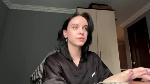 Eva online show from May 17, 2026, 10:11 am