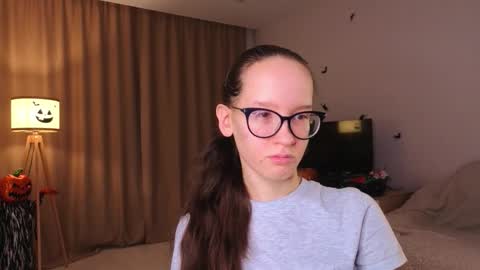 Sara online show from November 16, 2025, 4:12 pm