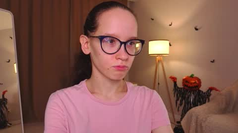 Sara online show from November 30, 2025, 4:11 pm