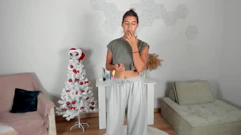 Snapshot of lynn_jackson chatting on December 20, 2025, 6:09 am LYNN online show from December 20, 2025, 6:09 am