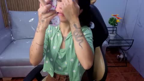 lynn_turner_ online show from February 3, 2026, 1:05 pm