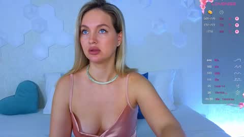 Lana online show from October 23, 2025, 2:44 am