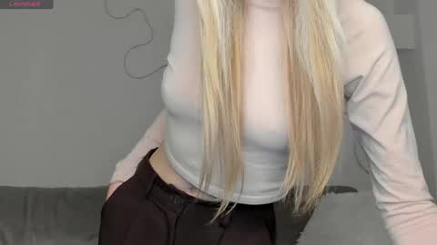 lynnadream_ online show from May 27, 2026, 1:46 am