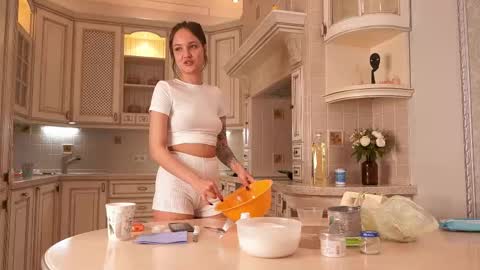 Snapshot of lynnalltop chatting on February 28, 2025, 4:10 pm Natasha online show from February 28, 2025, 4:10 pm