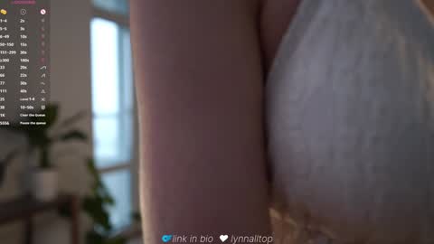 Snapshot of lynnalltop chatting on November 5, 2025, 4:34 am Natasha online show from November 5, 2025, 4:34 am