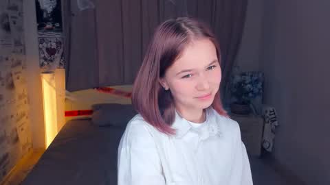 Snapshot of lynncozzy chatting on November 12, 2025, 9:42 am Cozy Lynns room online show from November 12, 2025, 9:42 am