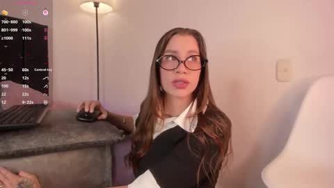 lynnsam_ online show from March 14, 2026, 1:23 am