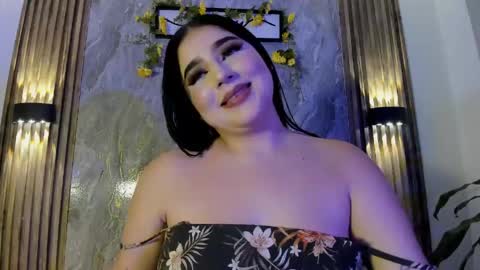 lynzievelvet online show from May 27, 2026, 6:05 pm