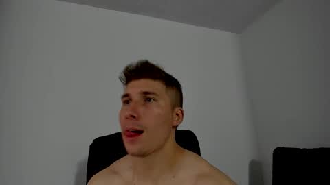 Lyonel online show from November 28, 2025, 10:12 pm