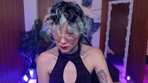 lyra_tay online show from July 11, 2026, 7:05 pm