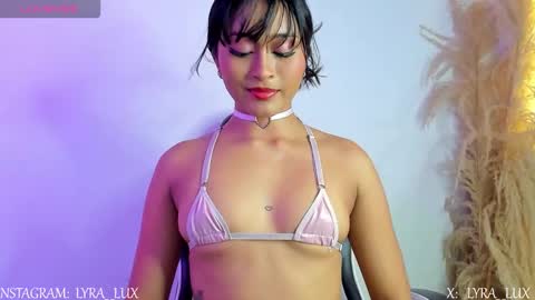 Snapshot of lyralux10 chatting on November 10, 2025, 12:09 am lyralux10 online show from November 10, 2025, 12:09 am