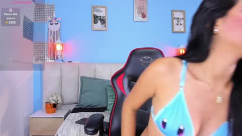 Lizzy smith  online show from January 3, 2025, 7:29 pm