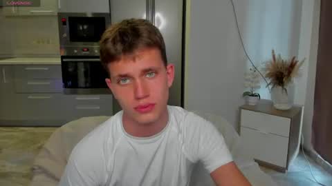 m0neyken_ online show from August 4, 2026, 2:15 am