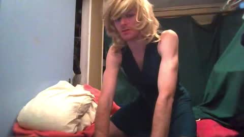 Snapshot of m19261 chatting on December 18, 2024, 9:29 pm Even online show from December 18, 2024, 9:29 pm