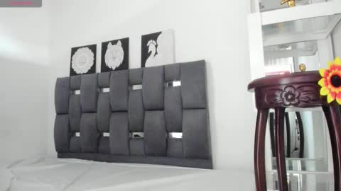 Mila online show from February 1, 2026, 6:50 pm