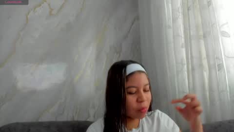 Mila online show from April 17, 2026, 2:53 pm