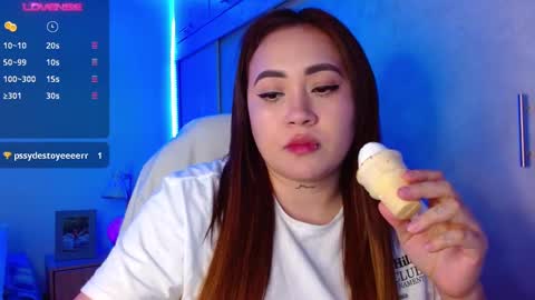 Snapshot of m33li chatting on February 7, 2025, 10:41 pm Meli online show from February 7, 2025, 10:41 pm