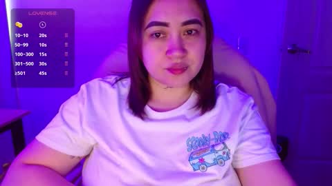 Snapshot of m33li chatting on October 3, 2025, 9:23 pm Meli online show from October 3, 2025, 9:23 pm